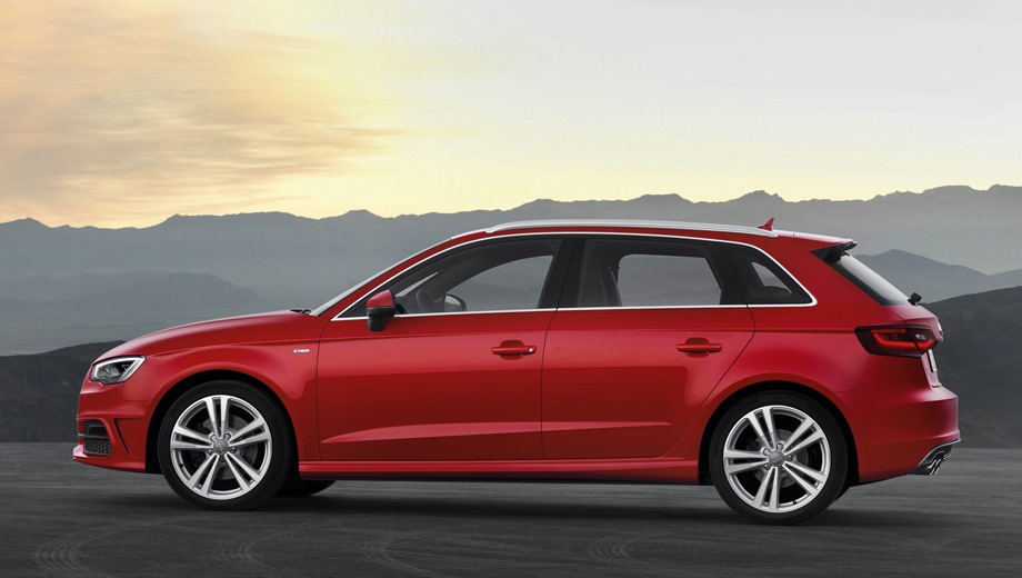 Audi A3 Sportback (2012). Выпускается с 2012 года. Двадцать пять базовых комплектаций. Цены от 1 304 000 до 1 799 000 руб.Двигатель от 1.2 до 2.0, бензиновый и дизельный. Привод передний и полный. КПП: механическая и роботизированная.