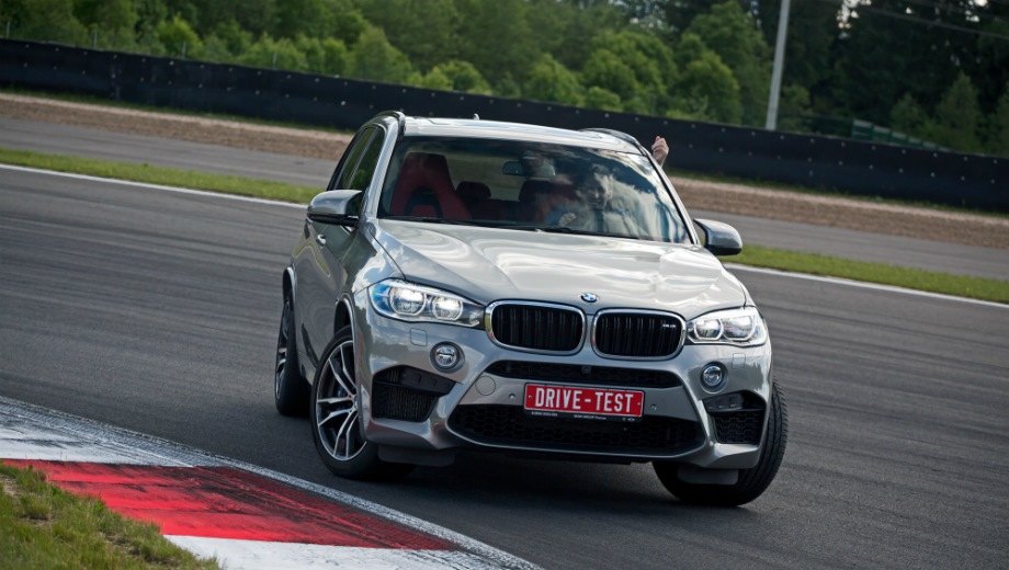 BMW X5 M (2015). Выпускается с 2015 года. Одна базовая комплектация. Цена 7 330 000 руб.Двигатель 4.4, бензиновый. Привод полный. КПП: автоматическая.