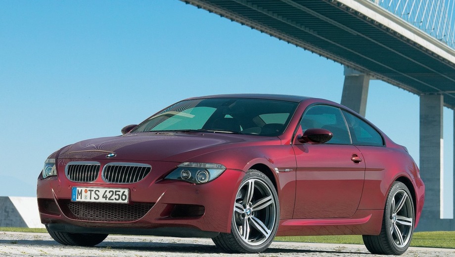 BMW M6 Coupe (2004). Выпускается с 2004 года. Одна базовая комплектация. Цена 6 461 000 руб.Двигатель 5.0, бензиновый. Привод задний. КПП: автоматическая.