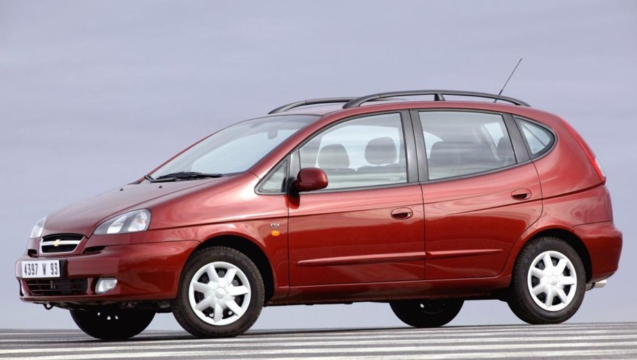 Chevrolet Rezzo. Выпускается с 2003 года. Две базовые комплектации. Цены от 464 400 до 485 300 руб.Двигатель 1.6, бензиновый. Привод передний. КПП: механическая.