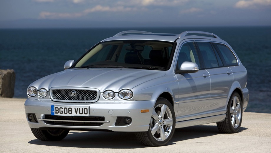 Jaguar X-Type Estate. Выпускается с 2002 года. Три базовые комплектации. Цены от 1 055 000 до 1 465 000 руб.Двигатель от 2.0 до 2.5, дизельный и бензиновый. Привод передний и полный. КПП: механическая и автоматическая.