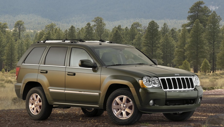 Jeep Grand Cherokee (2005). Выпускается с 2005 года. Одна базовая комплектация. Цена 5 750 976 руб.Двигатель 3.0, дизельный. Привод полный. КПП: автоматическая.