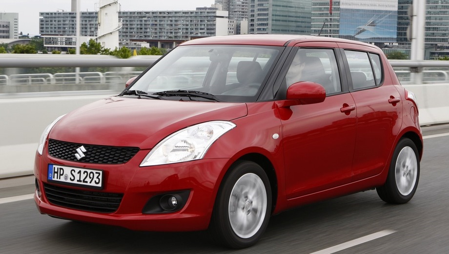Suzuki Swift (2004). Выпускается с 2004 года. Одна базовая комплектация. Цена 601 000 руб.Двигатель 1.5, бензиновый. Привод передний. КПП: автоматическая.