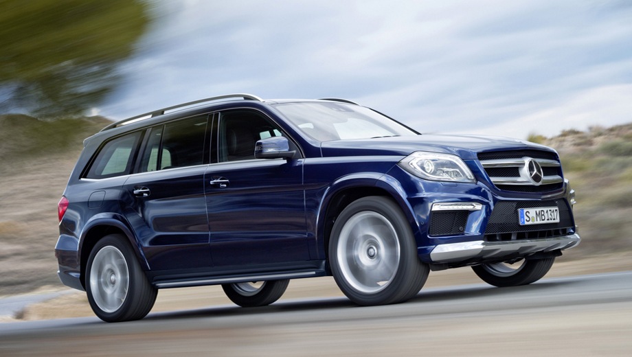 Mercedes-Benz GL. Выпускается с 2012 года. Три базовые комплектации. Цены от 4 820 000 до 7 150 000 руб.Двигатель от 3.0 до 4.7, бензиновый и дизельный. Привод полный. КПП: автоматическая.