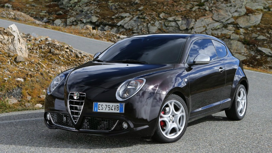 Alfa Romeo MiTo. Выпускается с 2008 года. Три базовые комплектации. Цены от 999 000 до 1 299 000 руб.Двигатель от 0.9 до 1.4, бензиновый. Привод передний. КПП: механическая и роботизированная.