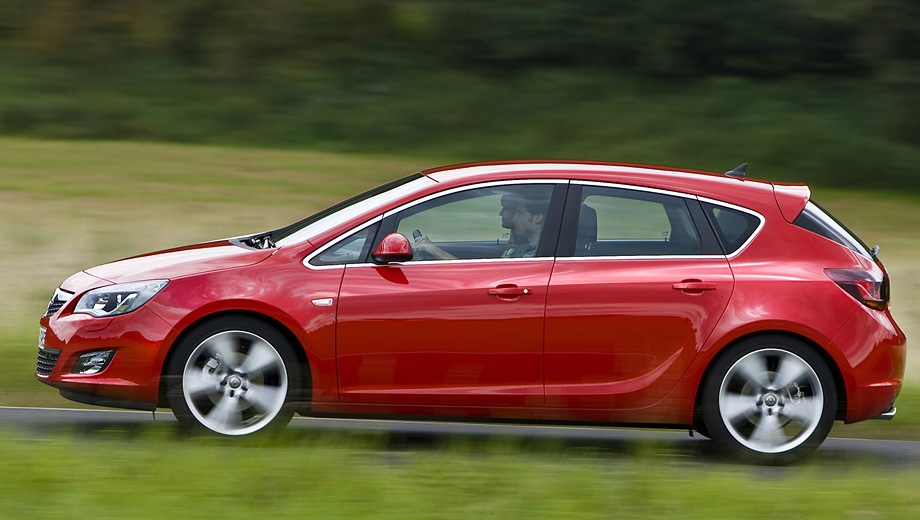 Opel Astra. Выпускается с 2010 года. Семь базовых комплектаций. Цена пока неизвестна.Двигатель от 1.4 до 1.6, бензиновый. Привод передний. КПП: автоматическая и механическая.