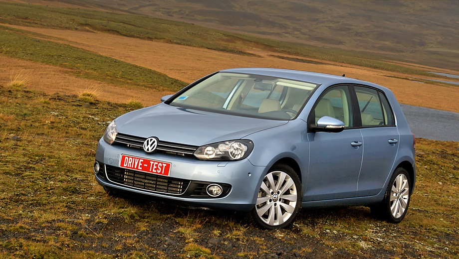 Volkswagen Golf 5D (2009). Выпускается с 2009 года. Двадцать базовых комплектаций. Цены от 573 850 до 859 000 руб.Двигатель от 1.2 до 2.0, бензиновый и дизельный. Привод передний. КПП: механическая и роботизированная.