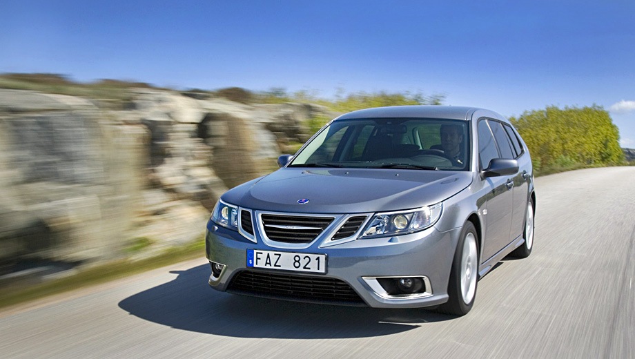 Saab 9-3 Sport Combi. Выпускается с 2003 года. Одиннадцать базовых комплектаций. Марка официально не представлена на российском рынке.Двигатель от 1.8 до 2.8, бензиновый. Привод передний. КПП: механическая и автоматическая.