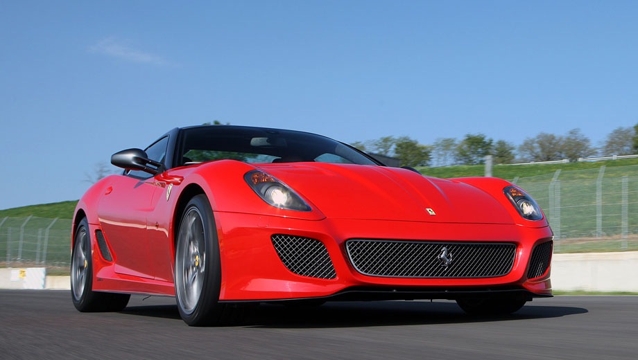 Ferrari 599 GTO. Выпускается с 2010 года. Одна базовая комплектация. Цена 40 976 800 руб.Двигатель 6.0, бензиновый. Привод задний. КПП: роботизированная.
