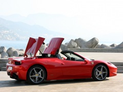 Ferrari 458 Spider. Выпускается с 2012 года. Одна базовая комплектация. Цена 12 547 919 руб.Двигатель 4.5, бензиновый. Привод задний. КПП: роботизированная.