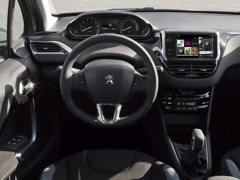 Peugeot 208 5D. Выпускается с 2012 года. Одна базовая комплектация. Цена 928 000 руб.Двигатель 1.2, бензиновый. Привод передний. КПП: механическая.