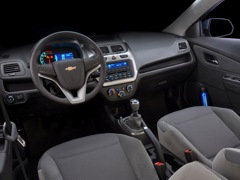 Chevrolet Cobalt (2011). Выпускается с 2011 года. Три базовые комплектации. Цены от 571 000 до 668 000 руб.Двигатель 1.5, бензиновый. Привод передний. КПП: механическая и автоматическая.
