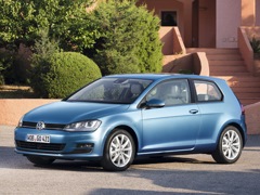 Volkswagen Golf 3D. Выпускается с 2012 года. Девять базовых комплектаций. Цены от 1 197 000 до 1 472 000 руб.Двигатель от 1.4 до 1.6, бензиновый. Привод передний. КПП: механическая, автоматическая и роботизированная.