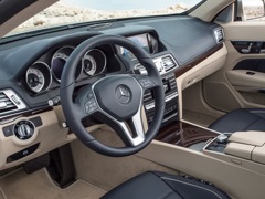 Mercedes-Benz E Cabriolet. Выпускается с 2010 года. Две базовые комплектации. Цены от 3 840 000 до 4 060 000 руб.Двигатель от 1.8 до 3.5, бензиновый. Привод задний. КПП: автоматическая.
