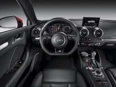 Audi A3 Sportback (2012). Выпускается с 2012 года. Двадцать пять базовых комплектаций. Цены от 1 304 000 до 1 799 000 руб.Двигатель от 1.2 до 2.0, бензиновый и дизельный. Привод передний и полный. КПП: механическая и роботизированная.
