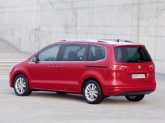 SEAT Alhambra. Выпускается с 2010 года. Одна базовая комплектация. Марка официально не представлена на российском рынке.Двигатель 2.0, бензиновый. Привод передний. КПП: роботизированная.