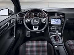 Volkswagen Golf GTI 3D. Выпускается с 2013 года. Две базовые комплектации. Цены от 1 936 000 до 2 024 000 руб.Двигатель 2.0, бензиновый. Привод передний. КПП: механическая и роботизированная.