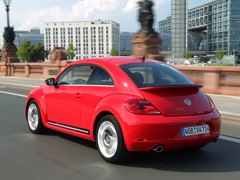 Volkswagen Beetle. Выпускается с 2012 года. Семь базовых комплектаций. Цены от 1 070 000 до 1 770 000 руб.Двигатель от 1.2 до 2.0, бензиновый. Привод передний. КПП: механическая и роботизированная.