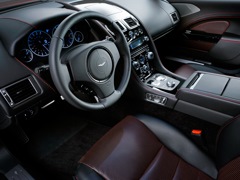 Aston Martin Rapide S. Выпускается с 2009 года. Одна базовая комплектация. Цена 14 000 000 руб.Двигатель 5.9, бензиновый. Привод задний. КПП: автоматическая.