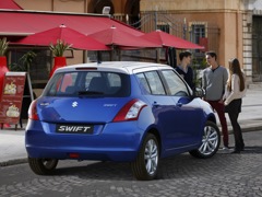 Suzuki Swift 5D. Выпускается с 2011 года. Четыре базовые комплектации. Цены от 584 000 до 769 000 руб.Двигатель 1.2, бензиновый. Привод передний и полный. КПП: механическая и автоматическая.