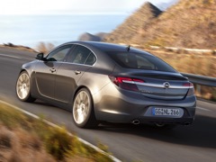 Opel Insignia Hatchback. Выпускается с 2008 года. Две базовые комплектации. Цена пока неизвестна.Двигатель от 1.6 до 2.0, бензиновый. Привод передний и полный. КПП: автоматическая.