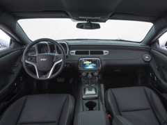 Chevrolet Camaro (2009). Выпускается с 2009 года. Две базовые комплектации. Цены от 3 900 000 до 4 600 000 руб.Двигатель от 3.6 до 6.2, бензиновый. Привод задний. КПП: автоматическая.