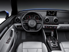 Audi A3 Cabriolet. Выпускается с 2013 года. Девять базовых комплектаций. Цены от 1 855 000 до 2 139 000 руб.Двигатель от 1.4 до 1.8, бензиновый. Привод передний и полный. КПП: роботизированная.