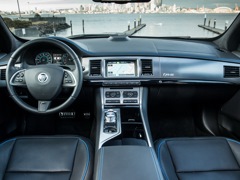 Jaguar XFR-S. Выпускается с 2013 года. Одна базовая комплектация. Цена 6 732 000 руб.Двигатель 5.0, бензиновый. Привод задний. КПП: автоматическая.