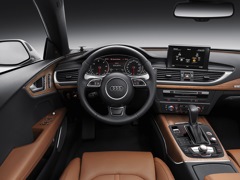 Audi A7 Sportback (2010). Выпускается с 2010 года. Восемь базовых комплектаций. Цены от 3 760 000 до 4 712 000 руб.Двигатель от 2.0 до 3.0, бензиновый. Привод полный. КПП: роботизированная.