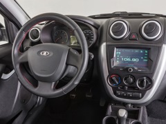 Lada Granta Hatchback. Выпускается с 2014 года. Тринадцать базовых комплектаций. Цены от 430 900 до 588 700 руб.Двигатель 1.6, бензиновый. Привод передний. КПП: механическая, роботизированная и автоматическая.