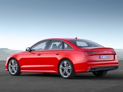 Audi S6 (2012). Выпускается с 2012 года. Одна базовая комплектация. Цена 5 590 000 руб.Двигатель 4.0, бензиновый. Привод полный. КПП: роботизированная.