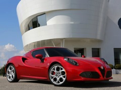 Alfa Romeo 4C. Выпускается с 2014 года. Одна базовая комплектация. Цена 4 100 000 руб.Двигатель 1.7, бензиновый. Привод задний. КПП: роботизированная.