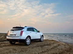 Cadillac SRX. Выпускается с 2009 года. Две базовые комплектации. Цены от 2 150 000 до 2 900 000 руб.Двигатель от 3.0 до 3.6, бензиновый. Привод передний и полный. КПП: автоматическая.