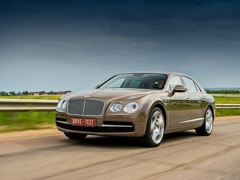 Bentley Flying Spur (2005). Выпускается с 2005 года. Четыре базовые комплектации. Цены от 11 900 000 до 14 200 000 руб.Двигатель от 4.0 до 6.0, бензиновый. Привод полный. КПП: автоматическая.