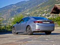 Acura TLX. Выпускается с 2014 года. Две базовые комплектации. Цены от 2 199 000 до 2 669 000 руб.Двигатель от 2.4 до 3.5, бензиновый. Привод передний и полный. КПП: роботизированная и автоматическая.