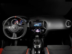 Nissan Juke Nismo RS. Выпускается с 2015 года. Две базовые комплектации. Цены от 1 692 000 до 1 831 000 руб.Двигатель 1.6, бензиновый. Привод передний и полный. КПП: механическая и вариатор.
