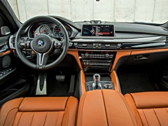 BMW X6 M (2015). Выпускается с 2015 года. Одна базовая комплектация. Цена 7 940 000 руб.Двигатель 4.4, бензиновый. Привод полный. КПП: автоматическая.