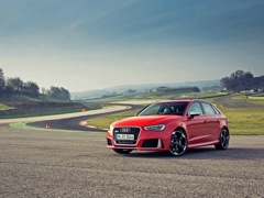 Audi RS3 Sportback. Выпускается с 2015 года. Одна базовая комплектация. Цена 2 615 000 руб.Двигатель 2.5, бензиновый. Привод полный. КПП: роботизированная.