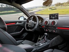 Audi RS3 Sportback. Выпускается с 2015 года. Одна базовая комплектация. Цена 2 615 000 руб.Двигатель 2.5, бензиновый. Привод полный. КПП: роботизированная.