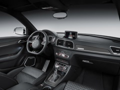 Audi RS Q3. Выпускается с 2013 года. Одна базовая комплектация. Цена 3 685 000 руб.Двигатель 2.5, бензиновый. Привод полный. КПП: роботизированная.