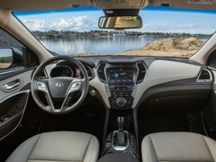 Hyundai Santa Fe Premium. Выпускается с 2015 года. Семь базовых комплектаций. Цены от 1 964 000 до 2 459 000 руб.Двигатель от 2.2 до 2.4, бензиновый и дизельный. Привод полный. КПП: автоматическая.