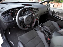 Kia Cee'd GT. Выпускается с 2015 года. Одна базовая комплектация. Цена 1 334 900 руб.Двигатель 1.6, бензиновый. Привод передний. КПП: механическая.