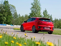 Kia Pro_cee'd GT. Выпускается с 2013 года. Одна базовая комплектация. Цена 1 244 900 руб.Двигатель 1.6, бензиновый. Привод передний. КПП: механическая.