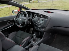 Kia Pro_cee'd GT. Выпускается с 2013 года. Одна базовая комплектация. Цена 1 244 900 руб.Двигатель 1.6, бензиновый. Привод передний. КПП: механическая.
