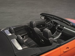 Land Rover Range Rover Evoque Convertible. Выпускается с 2015 года. Одна базовая комплектация. Цена 4 496 000 руб.Двигатель 2.0, бензиновый. Привод полный. КПП: автоматическая.