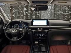 Lexus LX. Выпускается с 2008 года. Семь базовых комплектаций. Цены от 7 909 000 до 9 625 000 руб.Двигатель от 4.5 до 5.7, дизельный и бензиновый. Привод полный. КПП: автоматическая.