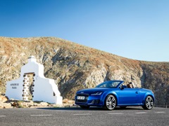 Audi TT Roadster. Выпускается с 2014 года. Пятнадцать базовых комплектаций. Цены от 2 305 000 до 2 970 000 руб.Двигатель от 1.8 до 2.0, бензиновый. Привод передний и полный. КПП: механическая и роботизированная.