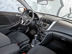 Hyundai Solaris hatchback. Выпускается с 2011 года. Двенадцать базовых комплектаций. Цены от 623 900 до 865 900 руб.Двигатель от 1.4 до 1.6, бензиновый. Привод передний. КПП: механическая и автоматическая.
