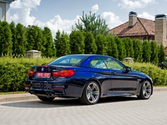 BMW M4 Convertible. Выпускается с 2014 года. Одна базовая комплектация. Цена 4 780 000 руб.Двигатель 3.0, бензиновый. Привод задний. КПП: механическая.