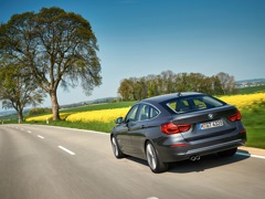 BMW 3 GT. Выпускается с 2013 года. Две базовые комплектации. Цена 2 920 000 руб.Двигатель 2.0, бензиновый и дизельный. Привод полный. КПП: автоматическая.
